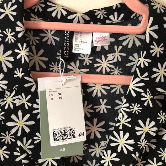 H&M x TO ALL THE BOYS Shirtdress - Picture 4 of 9